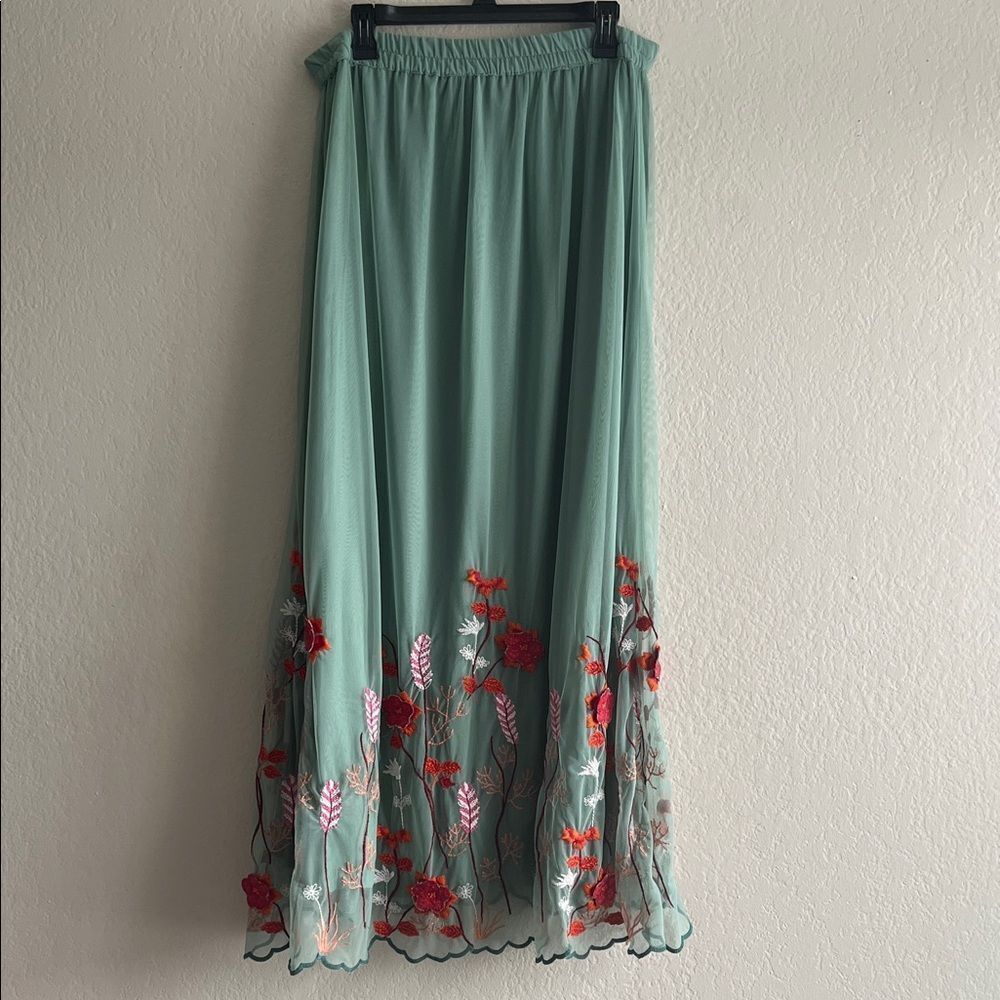 Like New! Avani Del Amour Embroidered Green Maxi Skirt in Size L